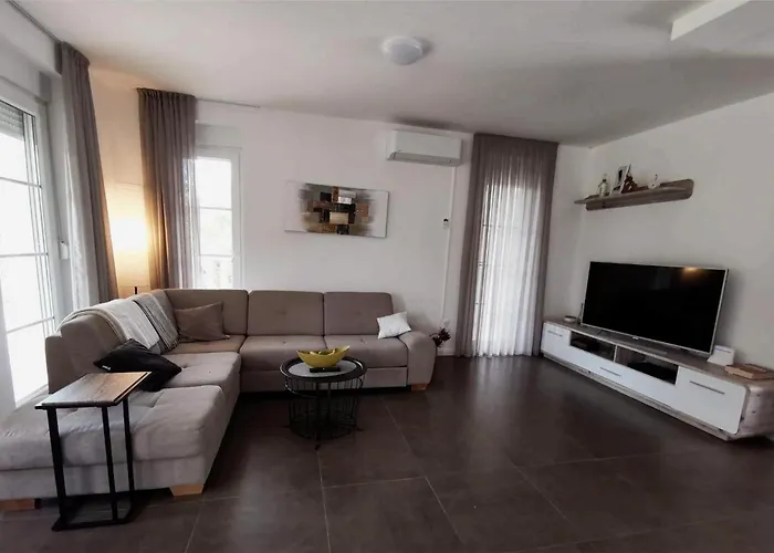 Дом отдыха House With A Swimming Pool Poljica, Zadar - 24133 Врси